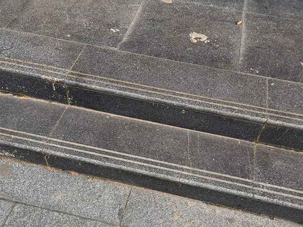 地鋪臺階石